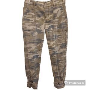 Express Camouflage Capri Pants